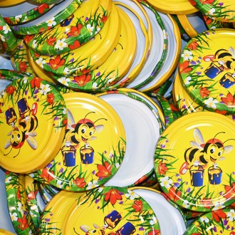 Víčko na sklenici TO 82 - malovaná včelka - celá krabice - HO1